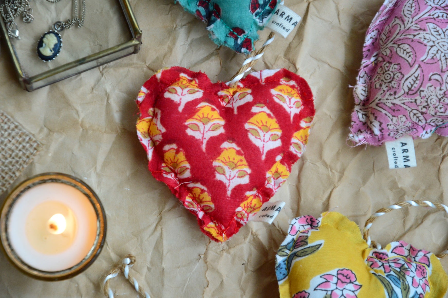 Present from the Heart | Fragrant Plush Hearts for handbags and suitcases | Red