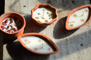 Festive Gift Bag with 10 assorted terracotta diyas | White Zari