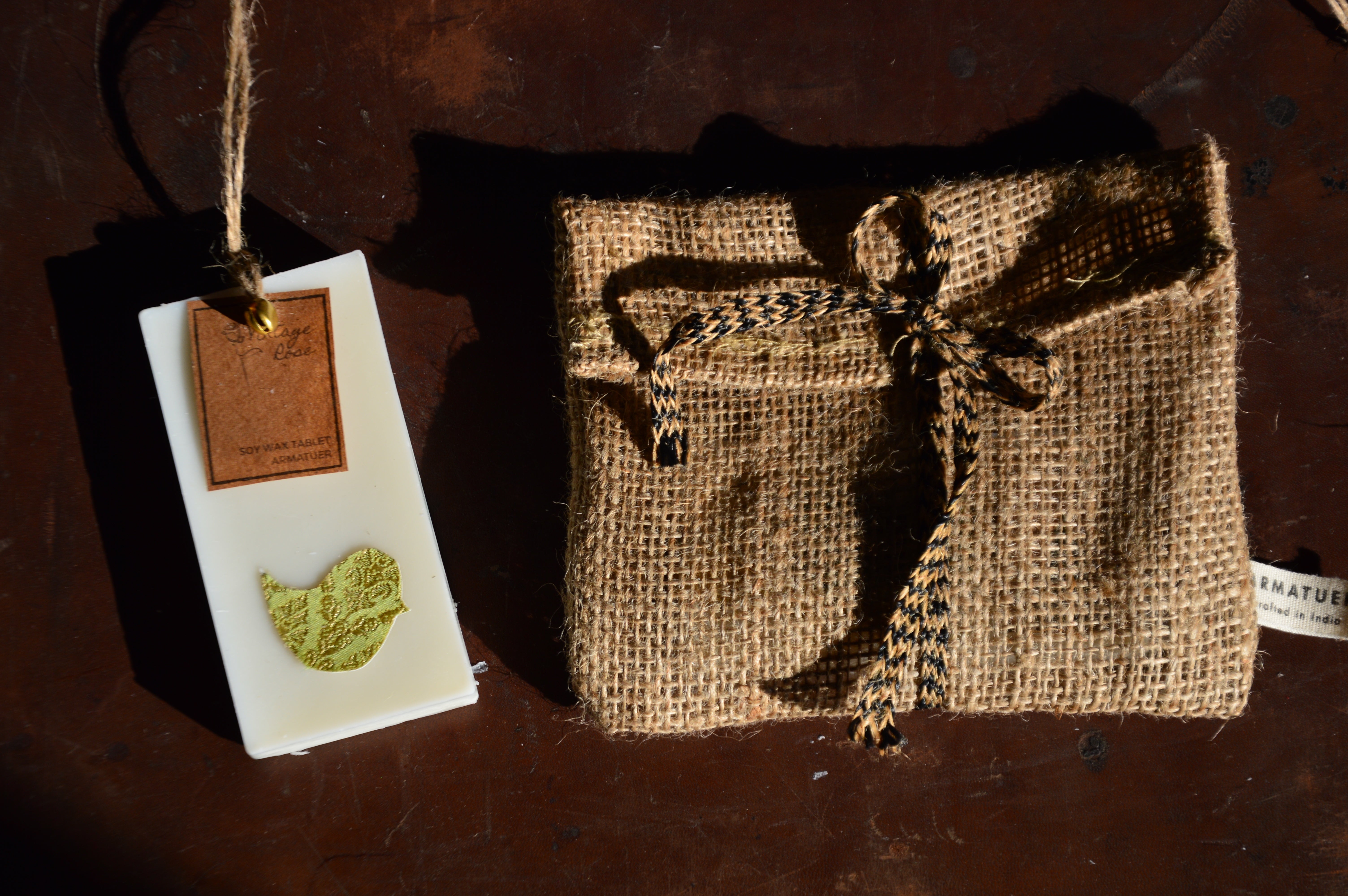 Festive Green Bird Wardrobe Tablets