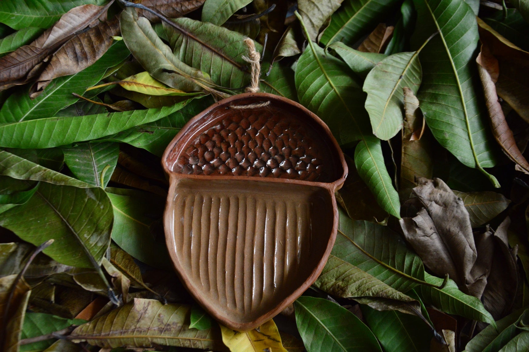 Acorn Ceramic Platter & Wall plate Brown
