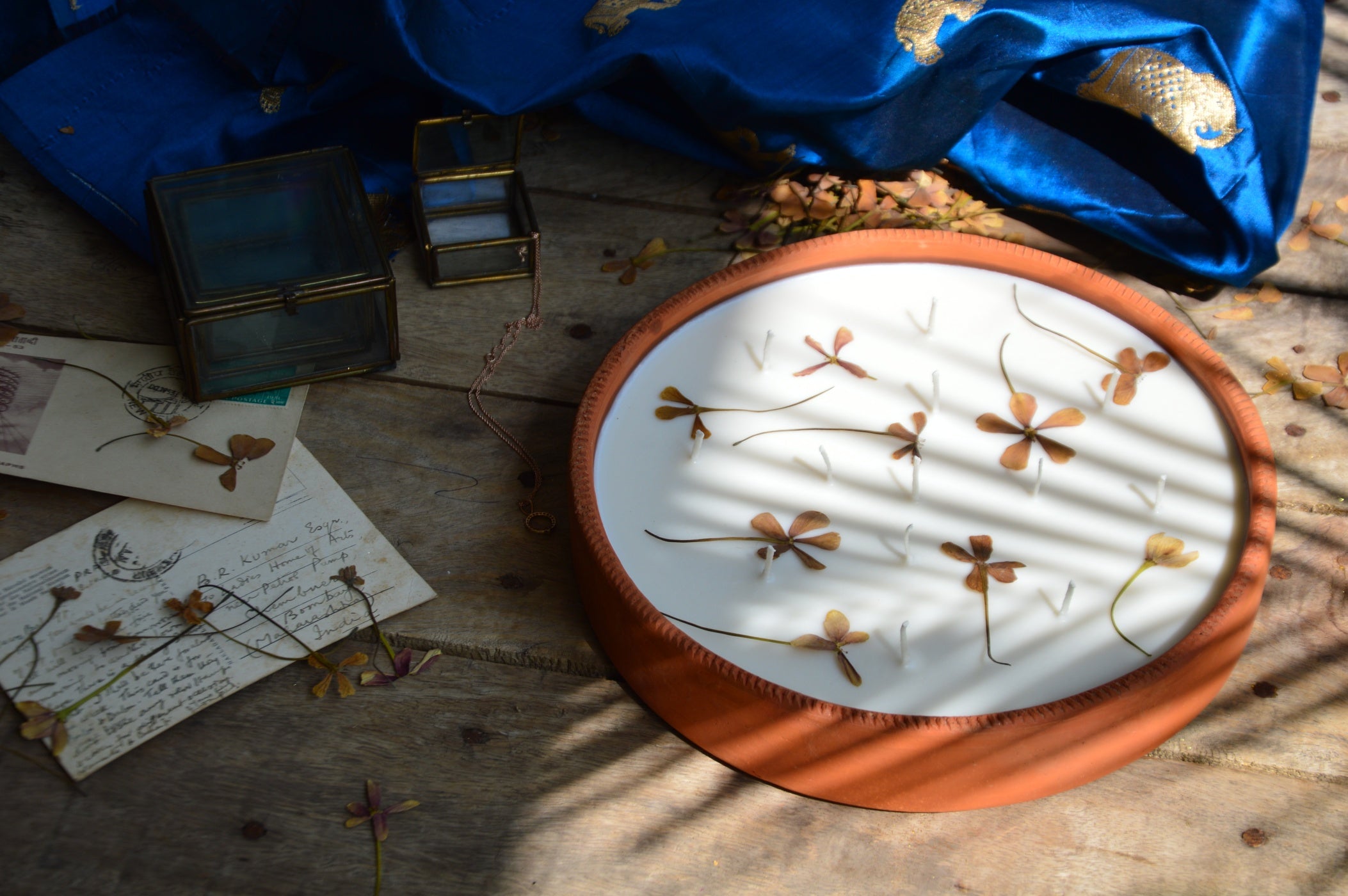Large Pressed Flowers Terracotta Urli
