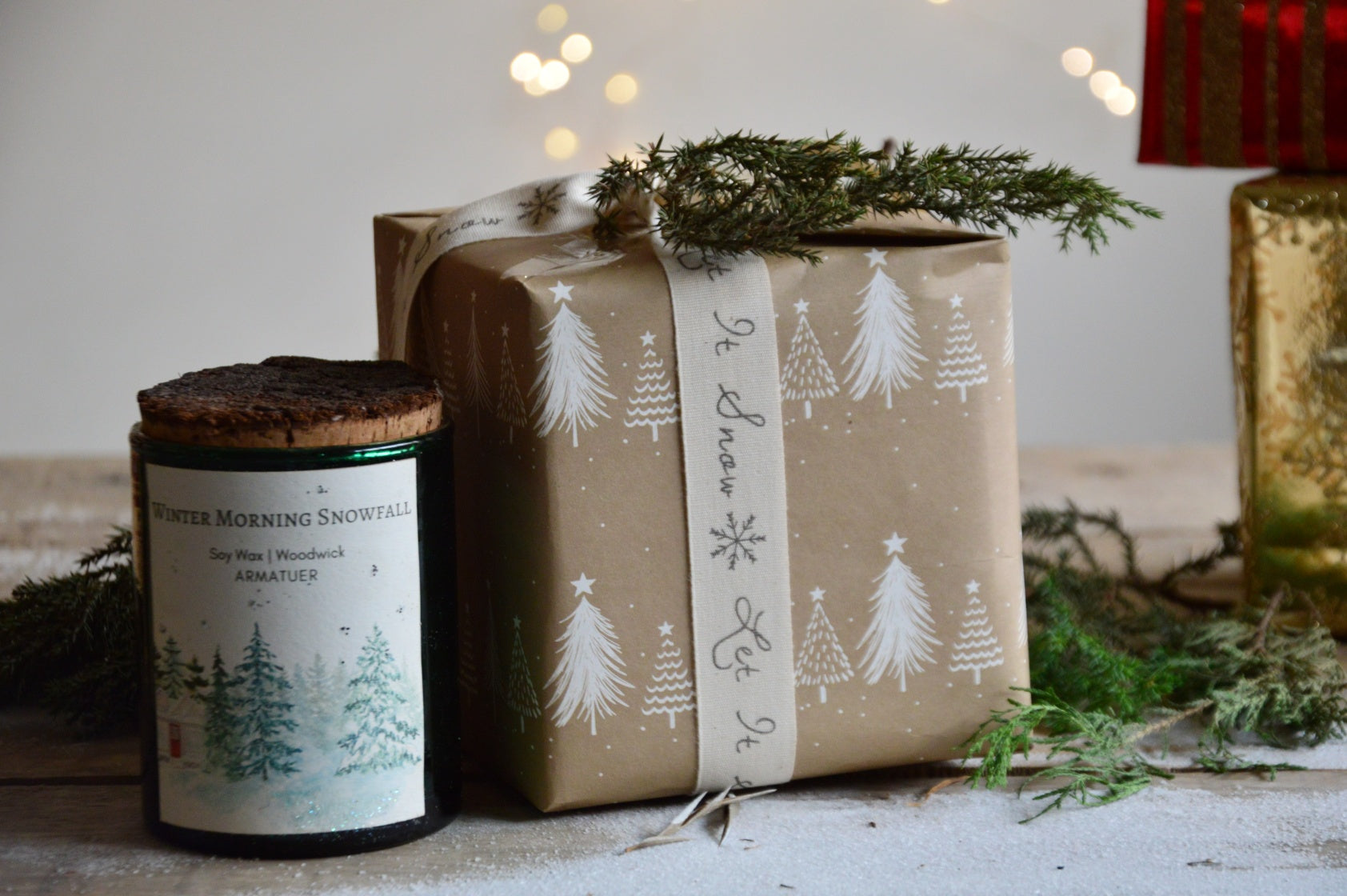 Winter Morning Snowfall | Woodwick Container Candle with a Bark Lid | Winter Edition