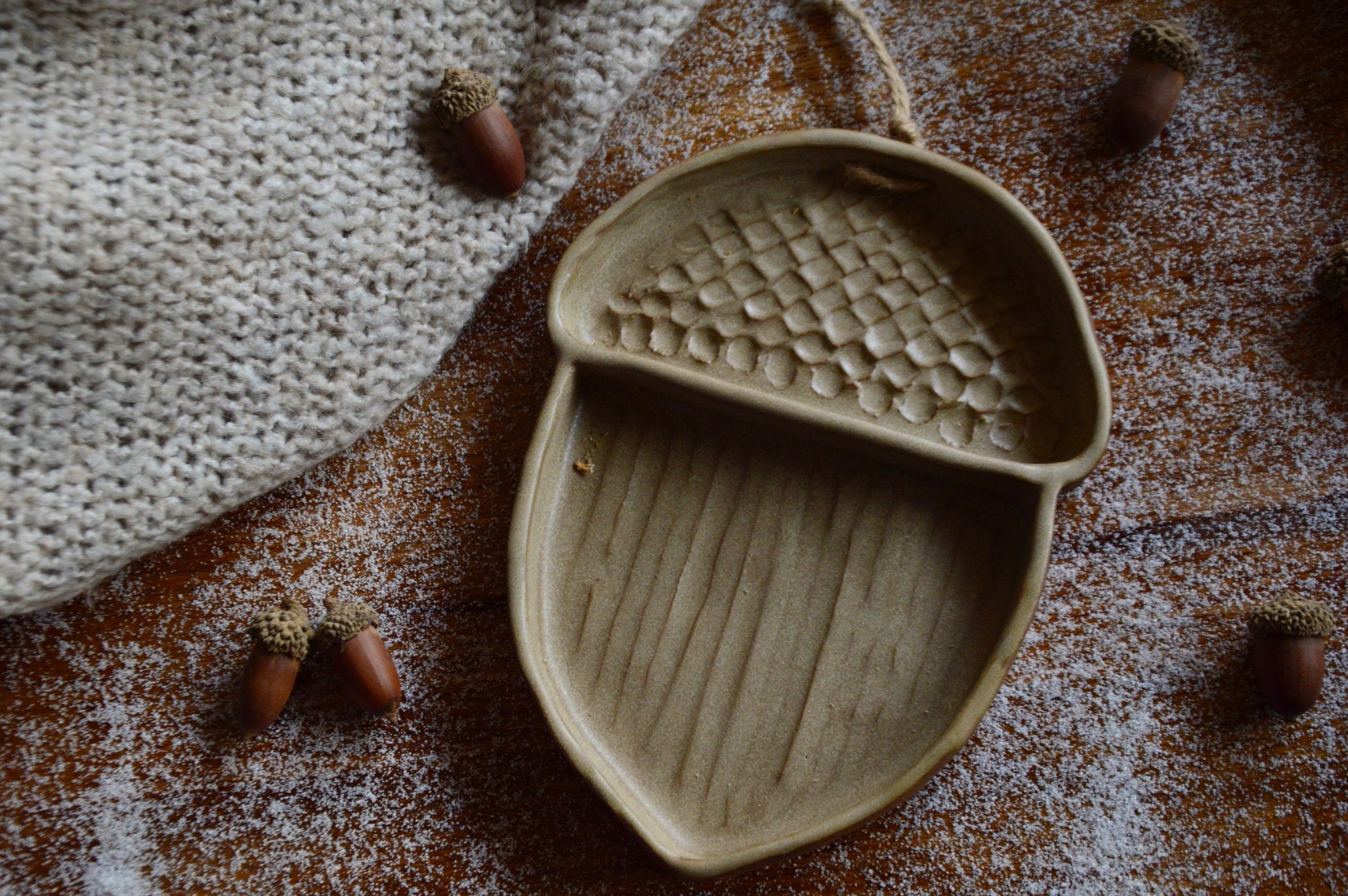 Acorn Ceramic Platter & Wall plate | Olive