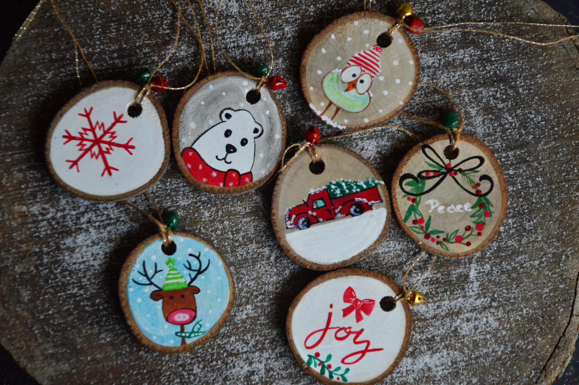 Christmas Ornaments | Bag of 7 Wooden Log Ornaments - Assortment 7