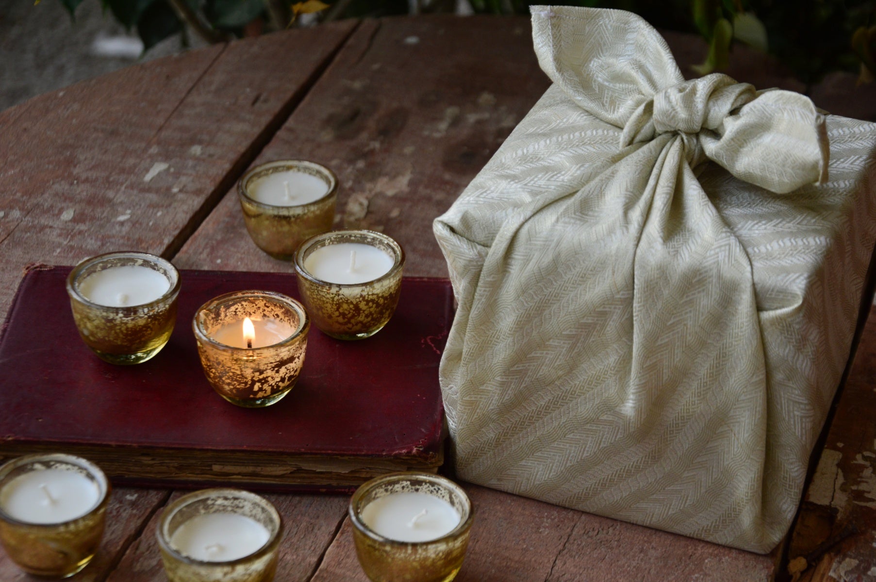 Noor Luminaries Furokshiki Gift Set