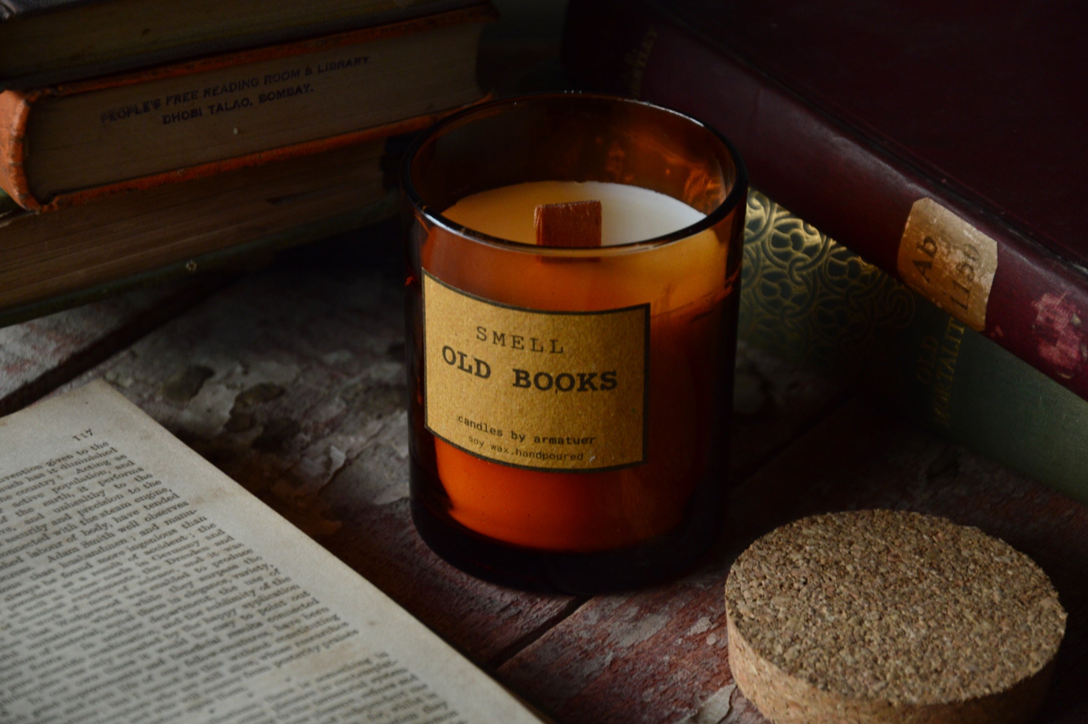 Smell Old Books | Woodwick candle that smells like books